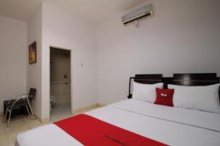 Hotel Reddoorz @ Pangeran Antasari 2 Cilandak  Habitación foto
