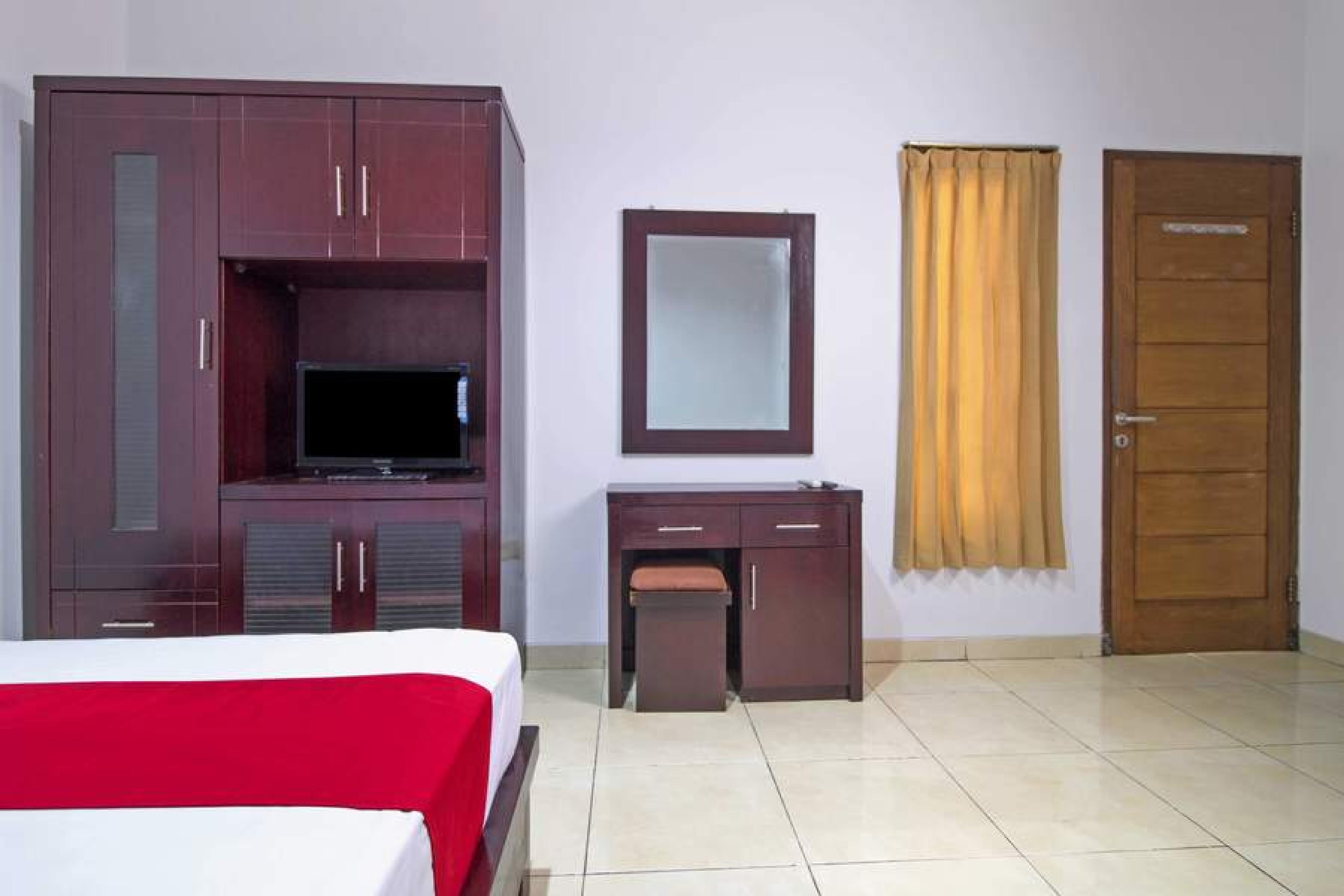 Hotel Reddoorz @ Pangeran Antasari 2 Cilandak  Exterior foto
